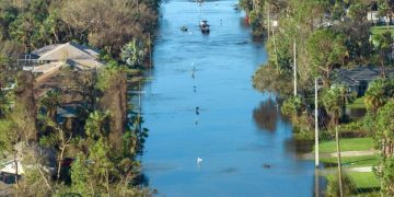Climate Change's Hit on US Tourism by 2028: Projections - Cover Image